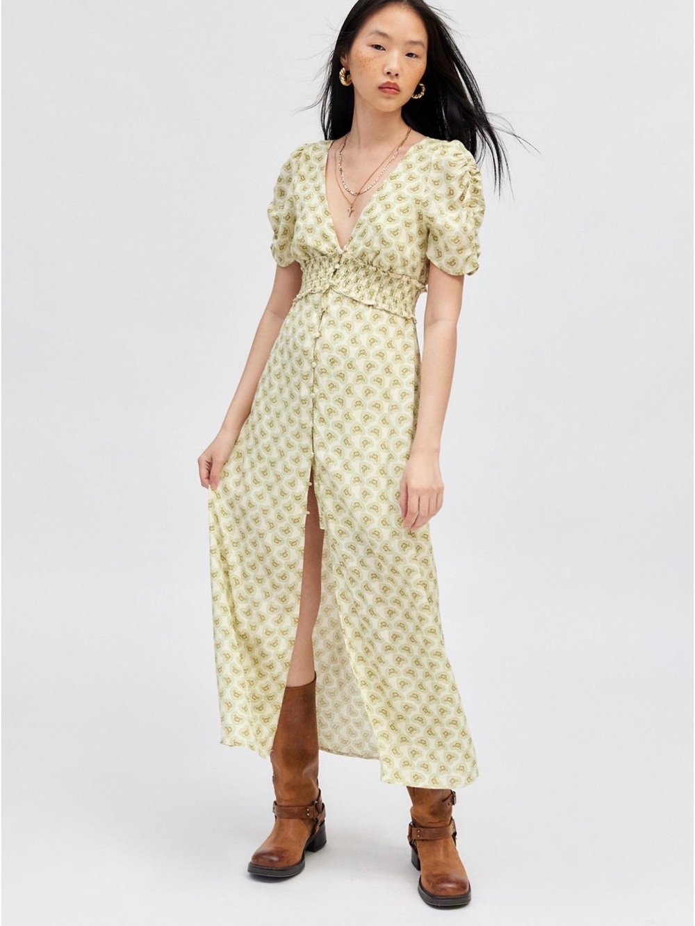 Kimchi Blue Plunging Puff Sleeve Midi Dress